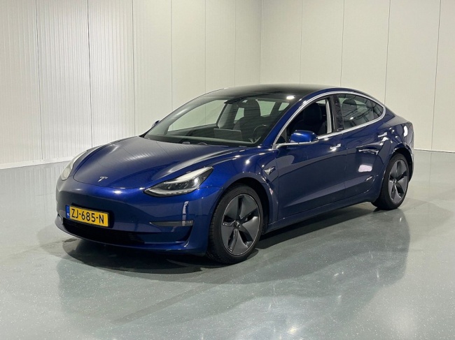 Tesla Model 3 - Long Range 75 kWh Pano Autopilot