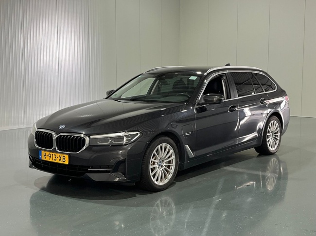 BMW 5 Serie - Touring 520e Automaat Business Edition Plus Plug-In