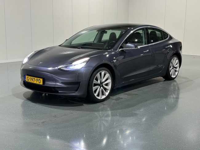 Tesla Model 3 - Standard RWD Plus 60 kWh