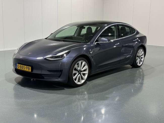 Tesla Model 3 - Standard RWD Plus 60 kWh