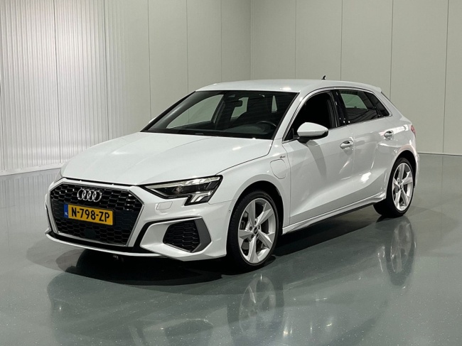 Audi A3 - Sportback 40 TFSI e S edition Competition