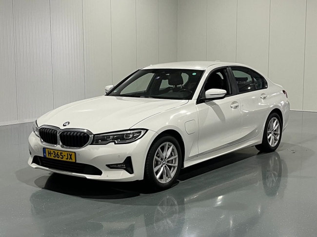 BMW 3-serie - 330e eDrive Edition