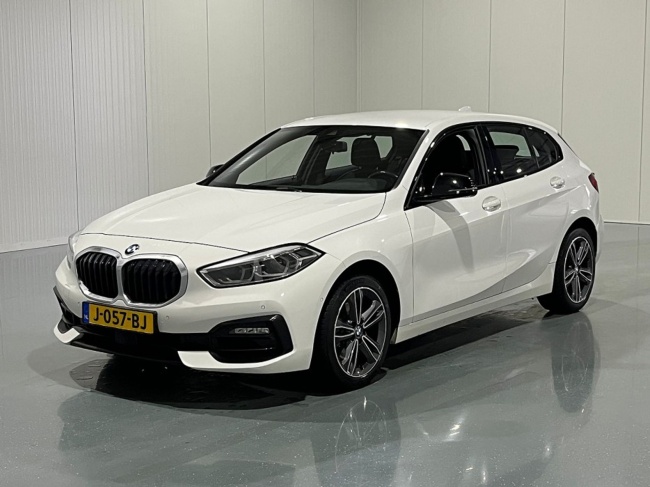 BMW 1-serie - 118i Automaat Executive Edition