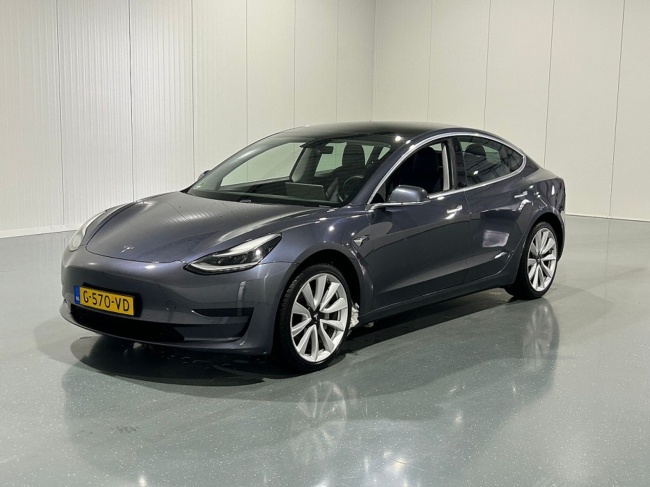 Tesla Model 3 - Standard RWD Plus 60 kWh