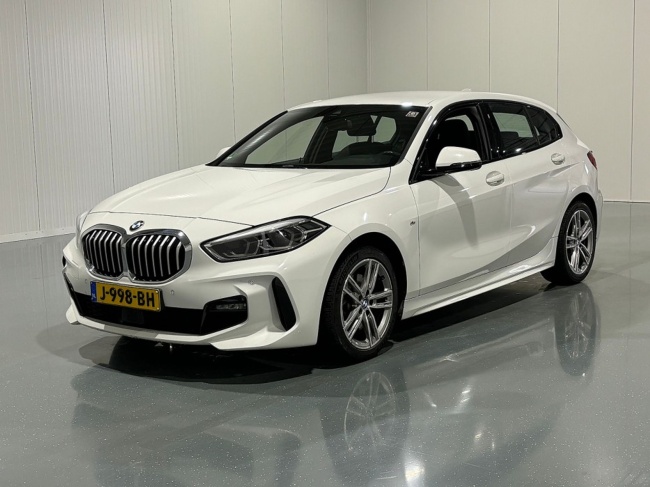 BMW 1-serie - 118i Automaat Executive Edition M-Pakket